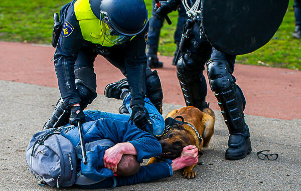 Opdracht aan politie: demonstranten zijn virussen die je moet bestrijden